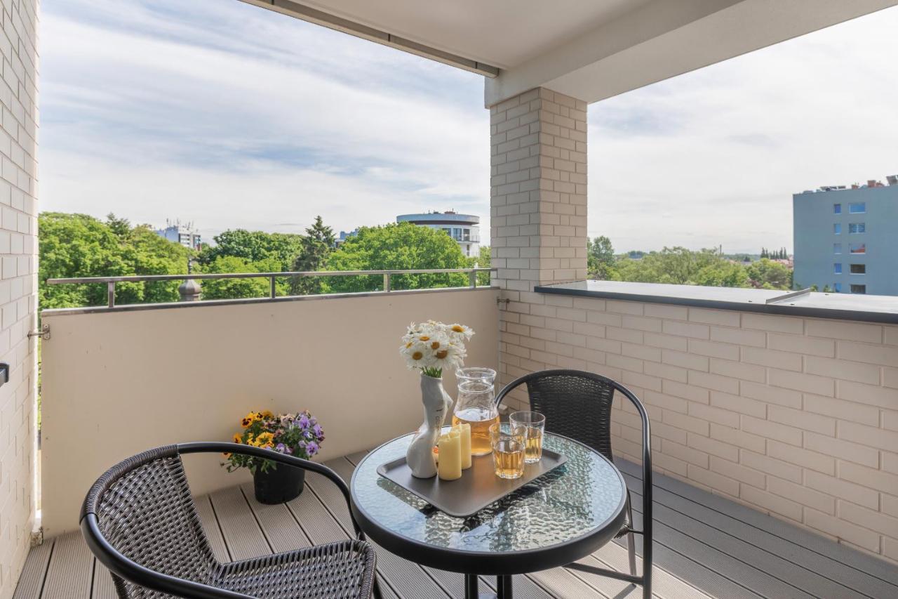 Apartament Deluxe Platany C38 By Renters Apartment Kolobrzeg Ngoại thất bức ảnh